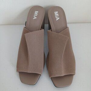 MIA Size 9.5M Tan Beige  Slip On Block Heels Sandals Open Toe Mules Shoes NWOB